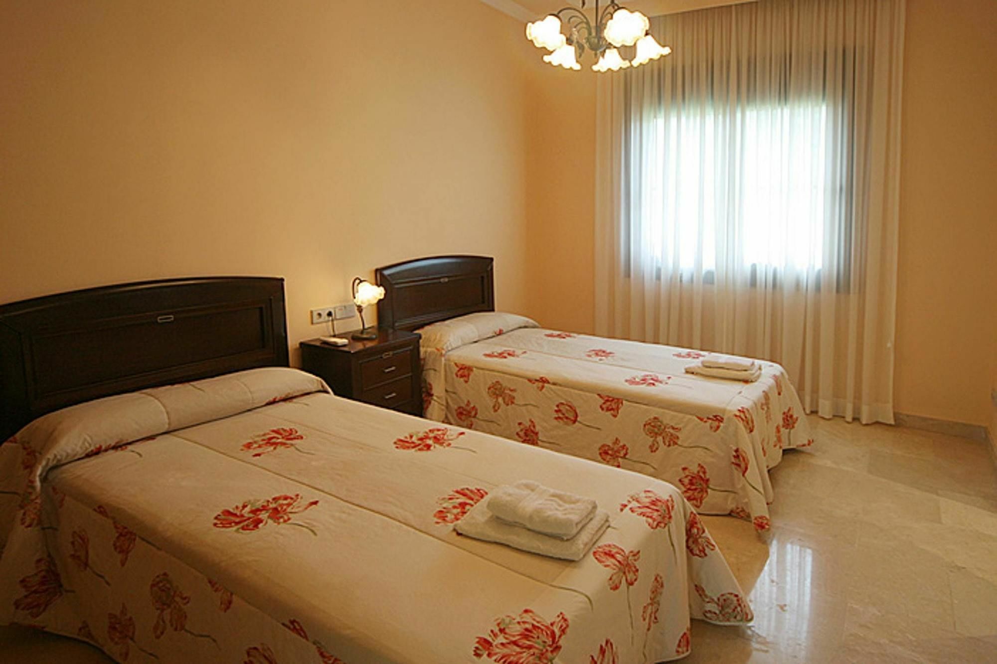 Villa With 4 Bedrooms In Las Lagunas De Mijas, With Wonderful Mountain Ngoại thất bức ảnh